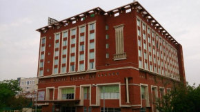 Отель Hotel Royal Orchid Jaipur, 3 Kms to Airport  Джайпур